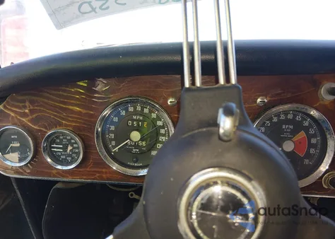 1967 Austin Mini1.3I из США, поврежденный, VIN HBJ8L39676